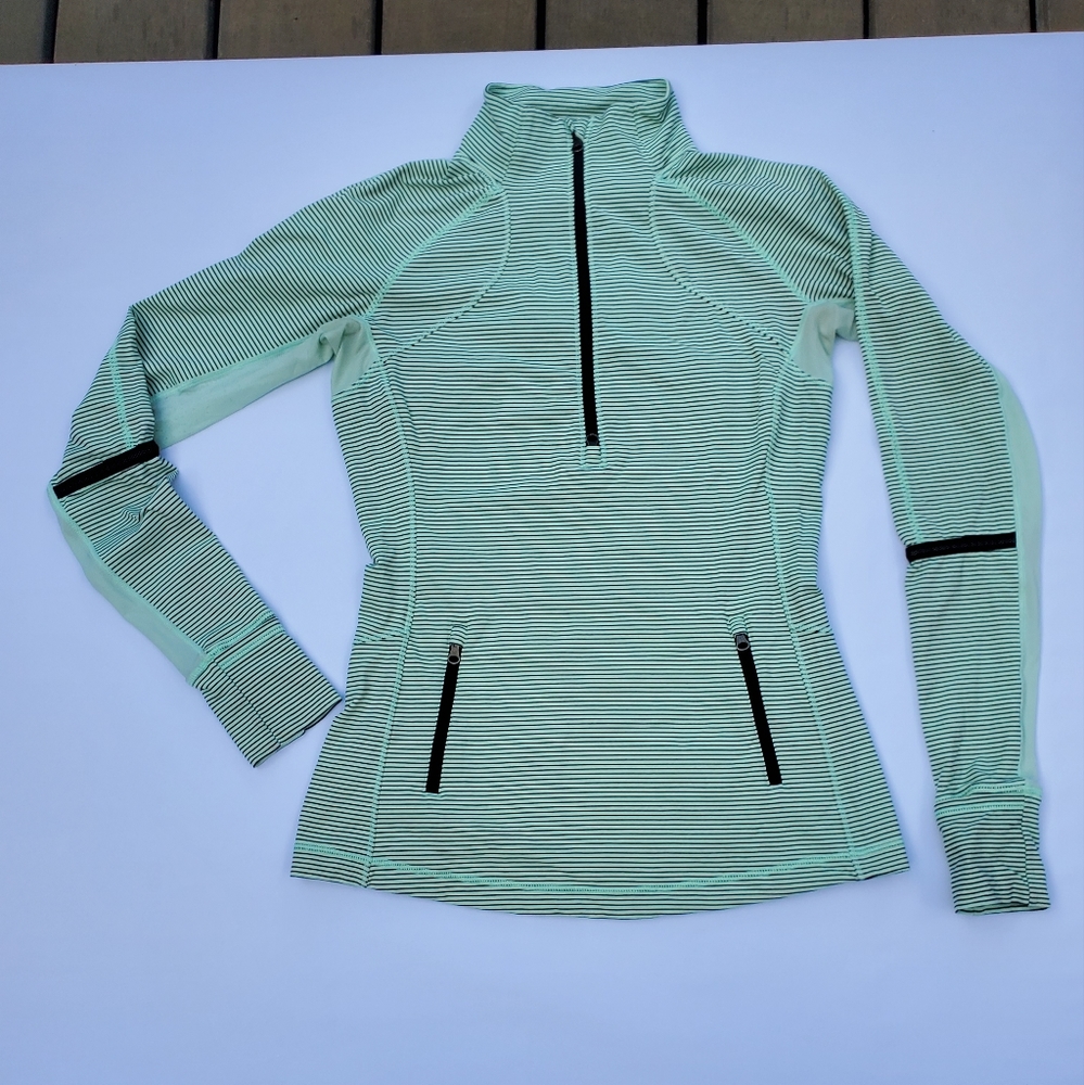 Lululemon mint quarterzip blouse